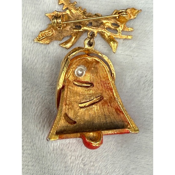 Vintage ART Brooch Bell Stars Christmas Gold Tone Holiday  Signed - Picture 4 of 8